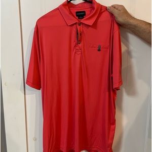 Men’s golf shirt barely worn in great condition.